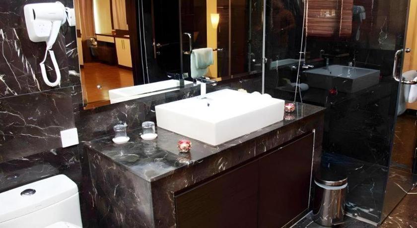 The Bcc Hotel & Residence Nagoya Extérieur photo